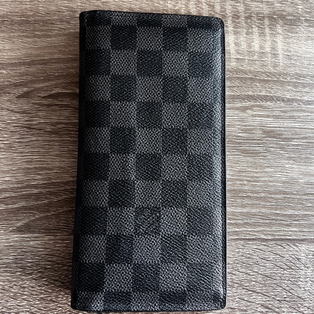 Louis Vuitton Damier Graphite Brazza Wallet